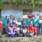 Srikandi PLN dan PIKK Bersama tim BPBD desa Tarahan meninjau langsung lokasi rumah warga yang rusak terdampak banjir