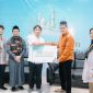 Manajer Unit Pembangkitan Sebalang Otniel Marrung Memberikan secara simbolis bantuan CSR paket sembako untuk 832 KK di 4 dusun rin-1 PLTU Sebalang