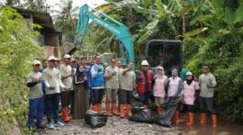 Foto bersama Manajemen, Srikandi dan Ranger PLN Nusantara Power UP Sebalang dalam kegiatan SEBALANG SEGER (Sinergi Energi Bersama untuk Air Bersih dan Lingkungan Segar)