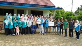 Pemberian bantuan CSR Sembako secara simbolis kepada 4 kepala dusun ring-1 PLN Nusantara Power UP Sebalang