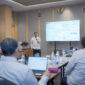 Assistant Manager Engineering UP Sebalang, Guntur Budi Santoso memberikan pemaparan program investasi 2026