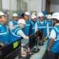 Foto kunjungan Dewan Energi Nasional di PLTA Cirata. Melalui kunjungan langsung ke dalam power house PLTA Cirata, sebagai kawasan yang memanfaatkan potensi energi baru terbarukan secara optimal melalui konsep pembangkit hybrid. PLTA Cirata yang merupakan PLTA terbesar di Indonesia dengan kapasitas 1.008 Mega Watt (MW) berpadu dengan PLTS Terapung Cirata berkapasitas 192 Mega Watt Peak (MWp) yang dibangun dan dioperasikan di Waduk Cirata.