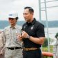 Menteri Koordinator Bidang Infrastruktur dan Pembangunan Kewilayahan Agus Harimurti Yudhoyono memberikan pernyataan kepada media  didampingi  oleh Presiden Direktur PJB Masdar Solar Energi (PMSE) Dimas Kaharudin  (kiri) seusai melakukan kunjungan ke lokasi solar panel PLTS Terapung Cirata pada Kamis (6/2). PMSE merupakan pengelola pembangkit terapung terbesar kelima di dunia yang dikembangkan oleh PLN Nusantara Power bersama Masdar