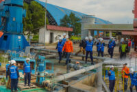 Peninjauan fasilitas di area operasional pembangkit serta observasi langsung terhadap sistem pemanfaatan air laut oleh tim PSDKP Pangkalan Jakarta