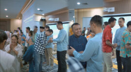 Suasana hangat penuh kebersamaan terasa dalam kegiatan silaturahmi Keluarga Besar PLN Nusantara Power UP Sebalang. Seluruh karyawan dan manajemen saling berjabat tangan serta bermaaf-maafan, mempererat tali persaudaraan pasca Hari Raya Idulfitri. Momen ini menjadi wujud nyata nilai kebersamaan dan kekompakan dalam menjaga sinergi kerja 