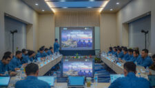 Manager PLN Nusantara Power UP Sebalang memberikan arahan Direktur Utama dalam kegiatan Rapat Kerja Semester 2 Tahun 2026